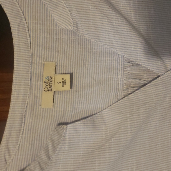 NWT Croft & Barrow Blue & White Stripe top - Picture 3 of 4